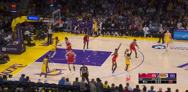 东契奇51分率湖人狂胜公牛，生涯新高成历史第七