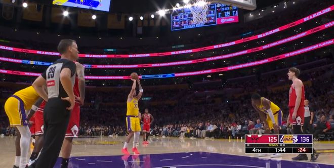 东契奇51分率湖人狂胜公牛，生涯新高成历史第七