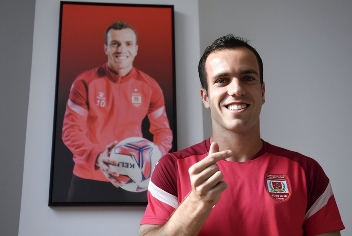 国安队为塞尔吉尼奥庆生 助力冲击足协杯冠军