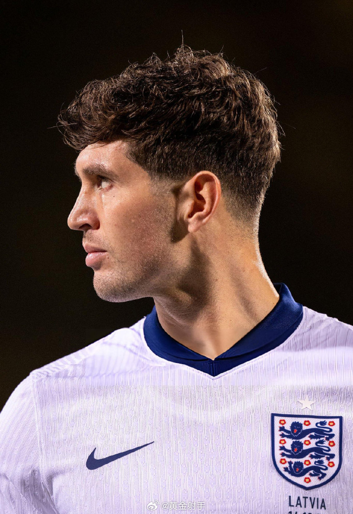 英格兰主帅图赫尔：斯通斯伤病困扰仍入选世界