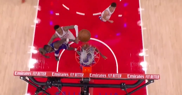 詹姆斯末节爆发砍25分 湖人逆转火箭锁定胜局