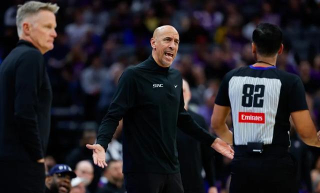 国王队故意犯规小库里引争议