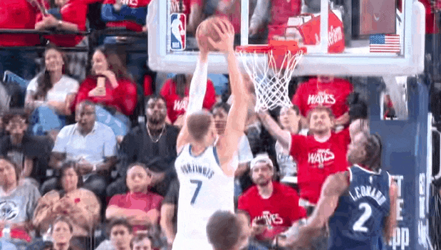 勇士淘汰快船库里35分追梦防守莱纳德生涯首失季